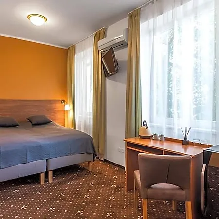 Hotel Museum 3*